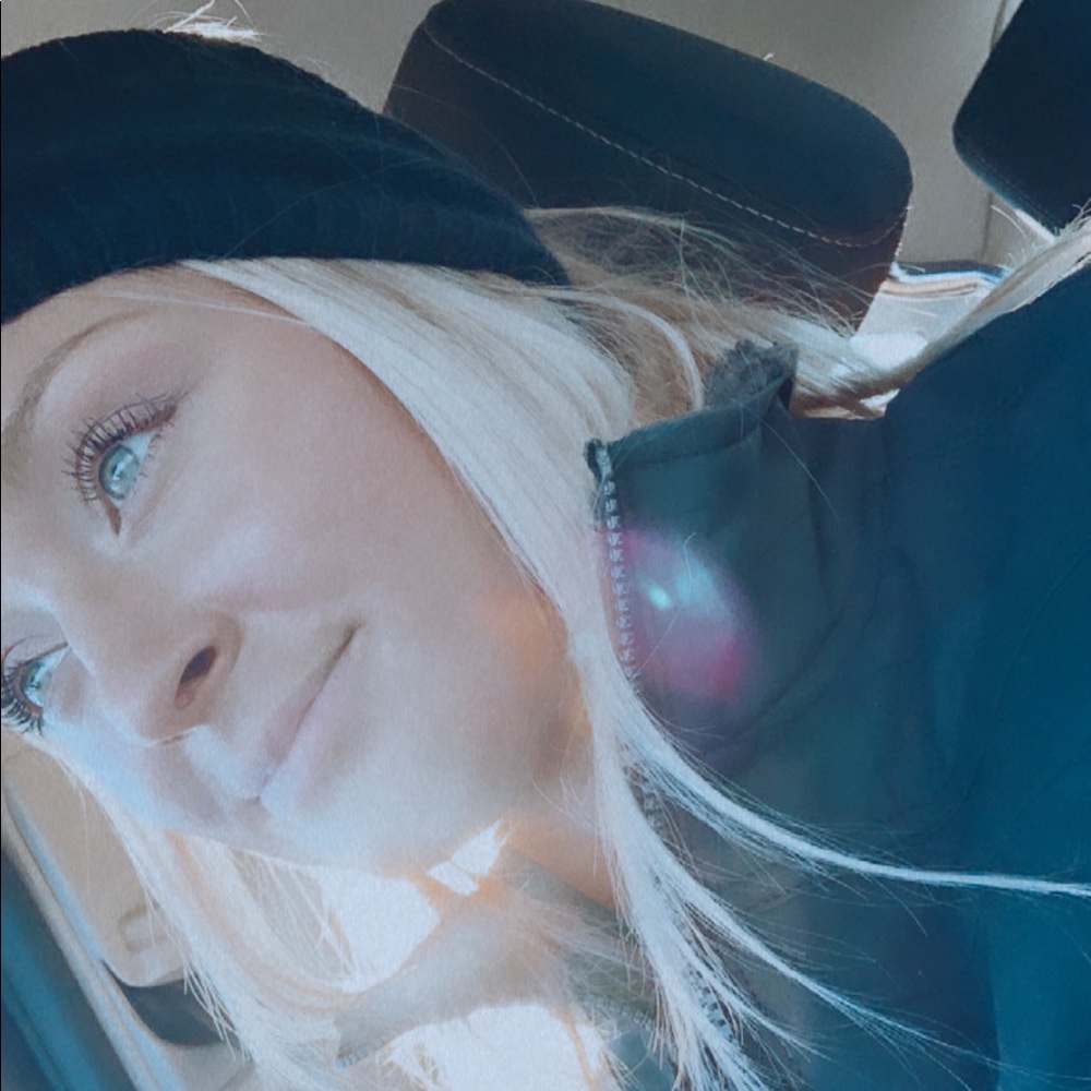 Meet your Posher, Stephanie